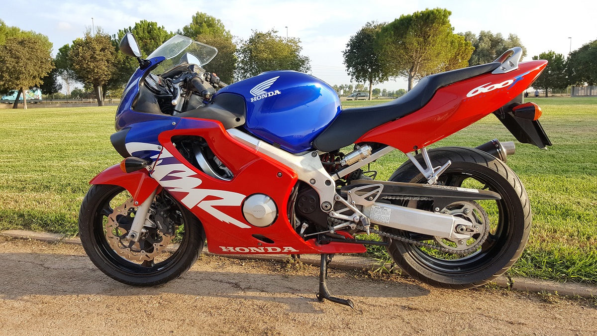 CBR 600 F 1