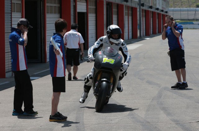 De Puniet rueda con la Suzuki MotoGp