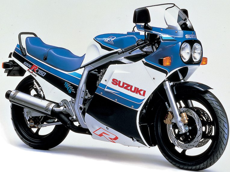 ¡YA SOMOS MÁS DE 750 MOTOADICTOS!