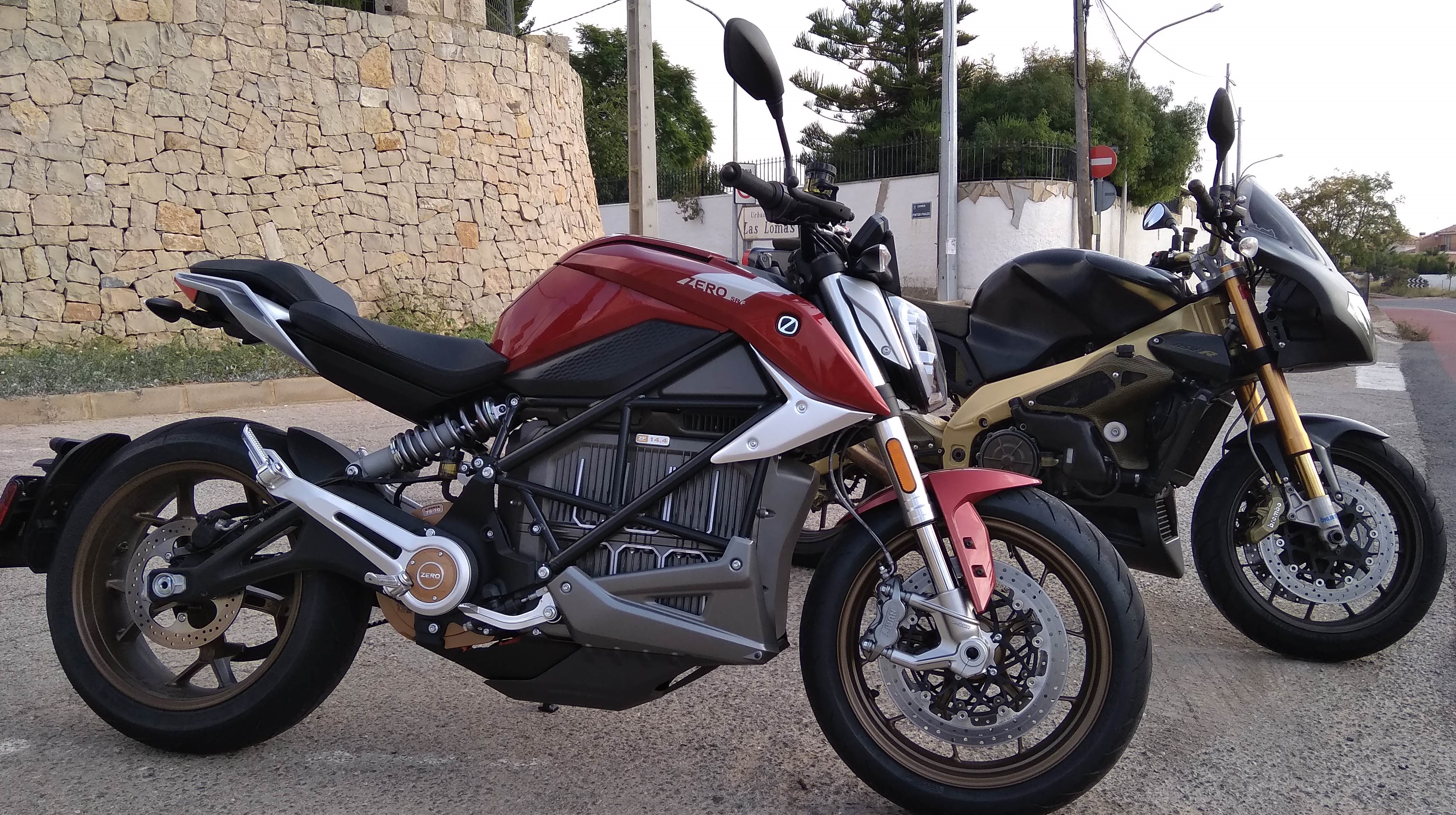 PRUEBA ZERO SR/F vs APRILIA TUONO